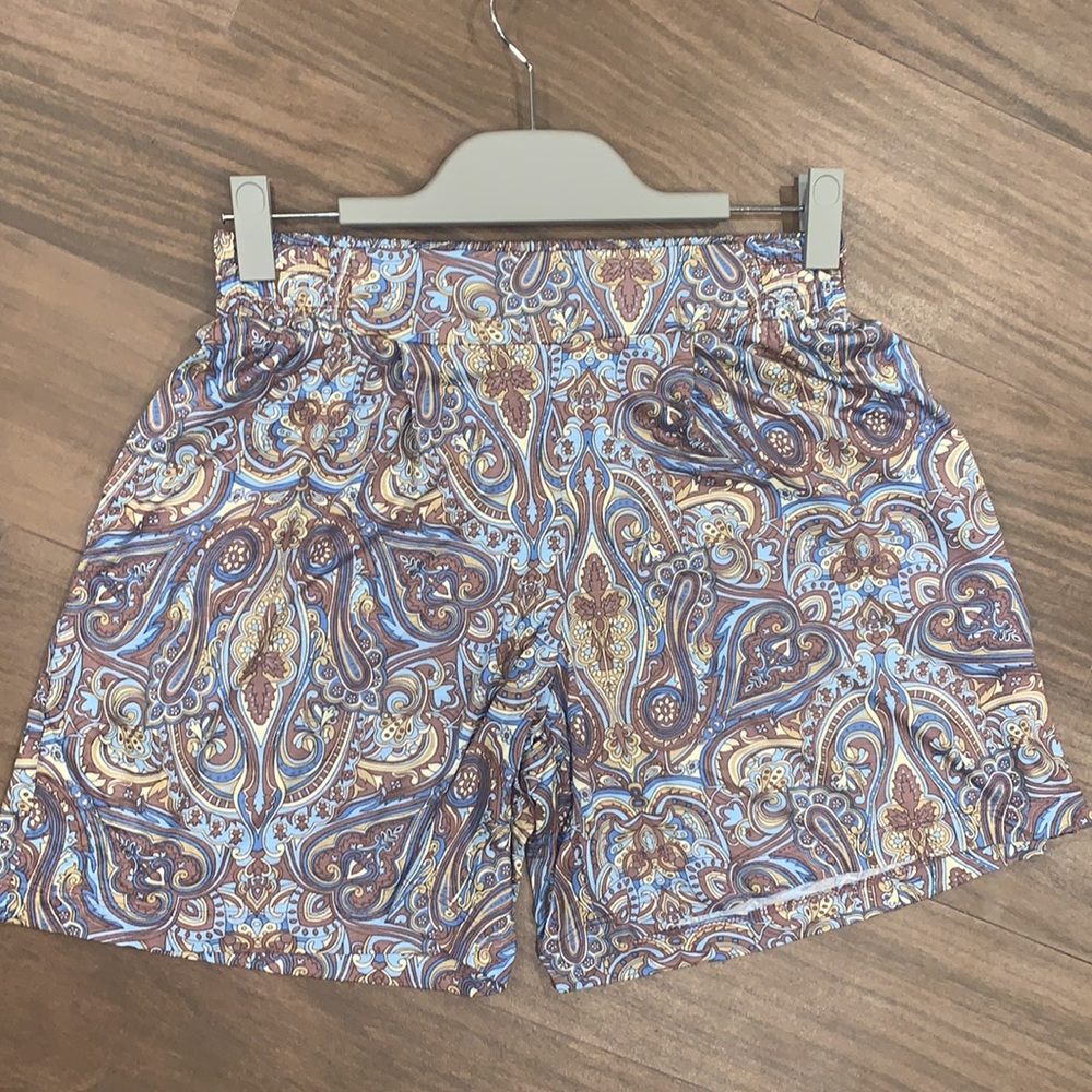 LASCANA Flowy Paisley Shorts